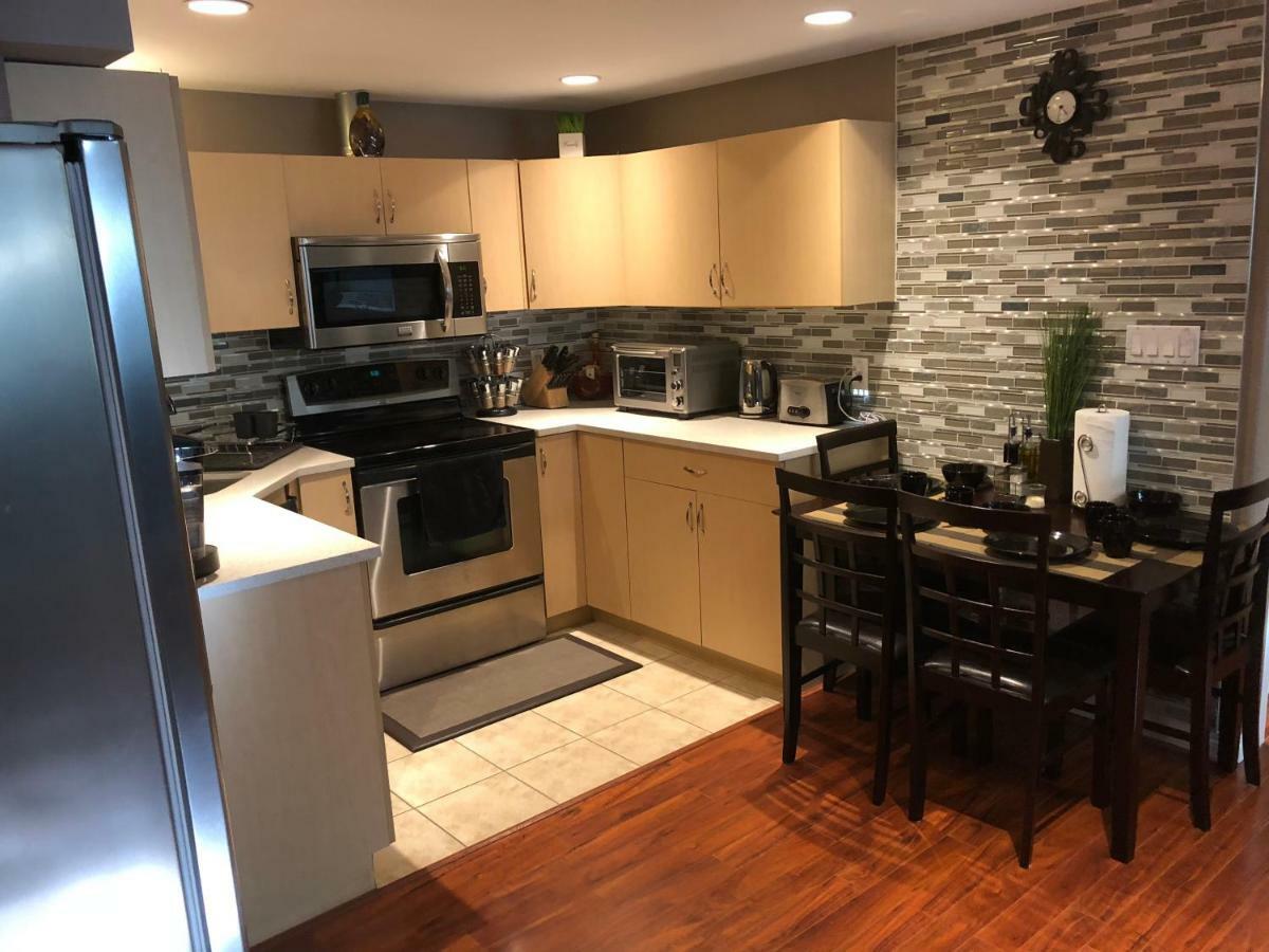 ויקטוריה Cozy And Modern 3 Bedroom In Central Location! מראה חיצוני תמונה