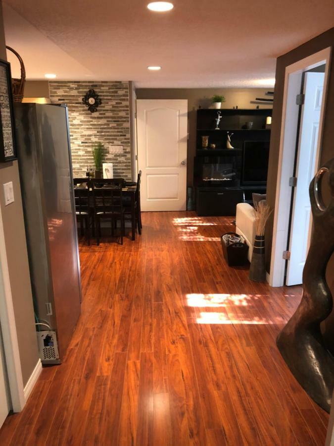 ויקטוריה Cozy And Modern 3 Bedroom In Central Location! מראה חיצוני תמונה