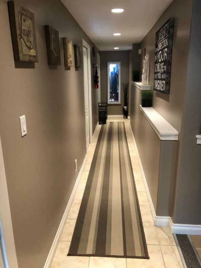 ויקטוריה Cozy And Modern 3 Bedroom In Central Location! מראה חיצוני תמונה